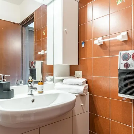 Appartement With Private Parking & Shared Pool! *