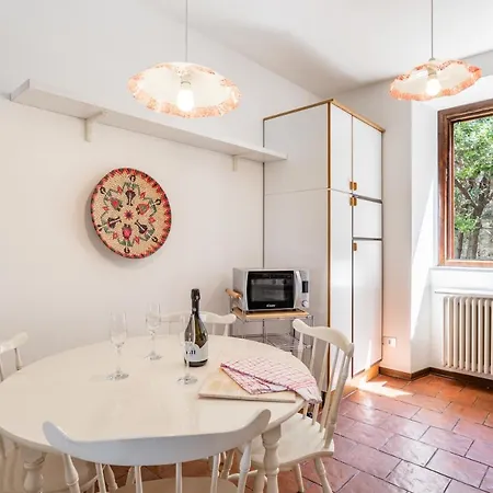 Appartement With Private Parking & Shared Pool! Nesso